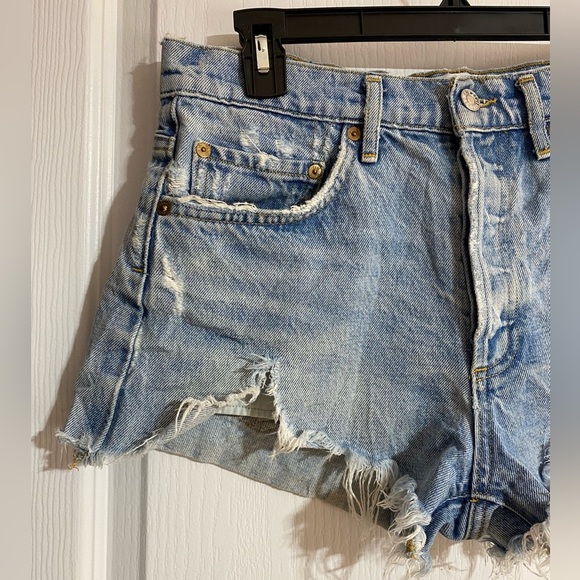 Aritzia Agolde Parker Vintage Cut-Off Distressed Rip Jean Denim Shorts Size 27 - Picture 6 of 16